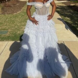 Elegant Lilac Ruffled Prom Dress